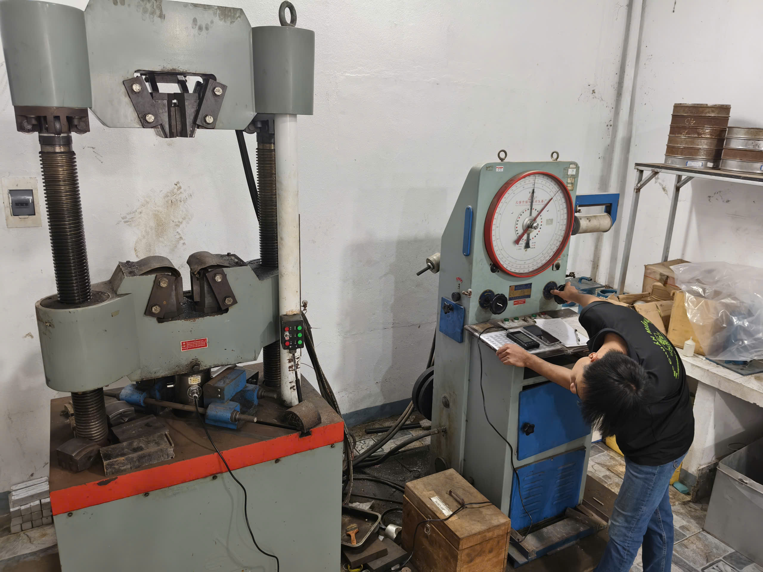 Thiết bị thí nghiệm